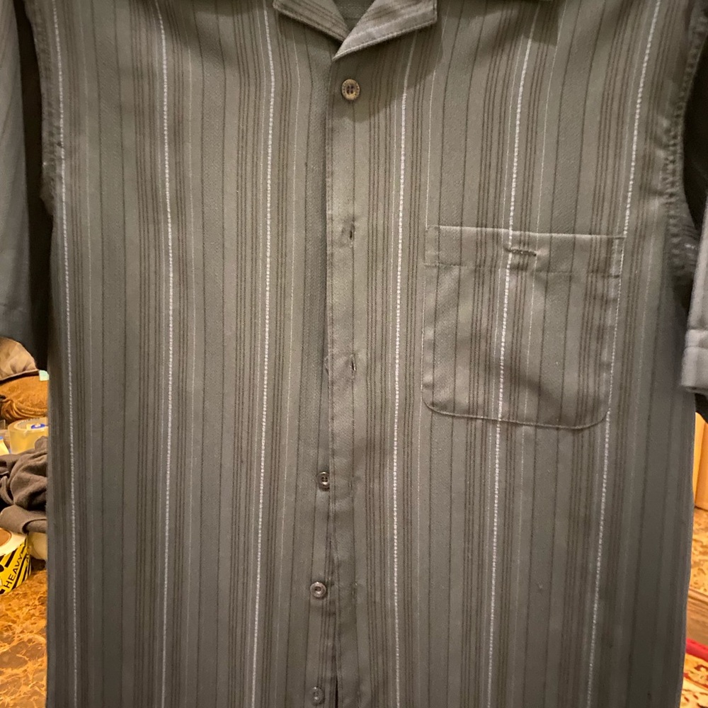 Men small short sleeve shirt